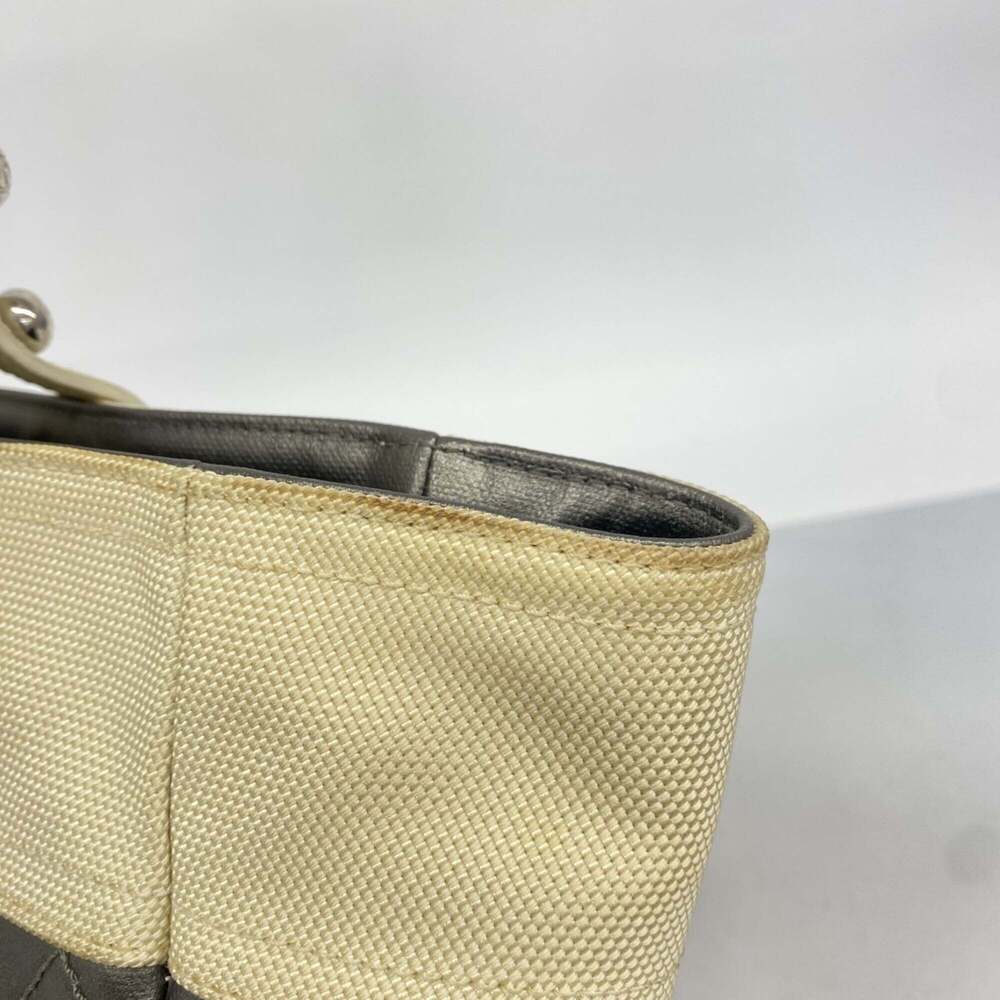 CHANEL Cream Leather Tote Bag - Picture 8 of 13